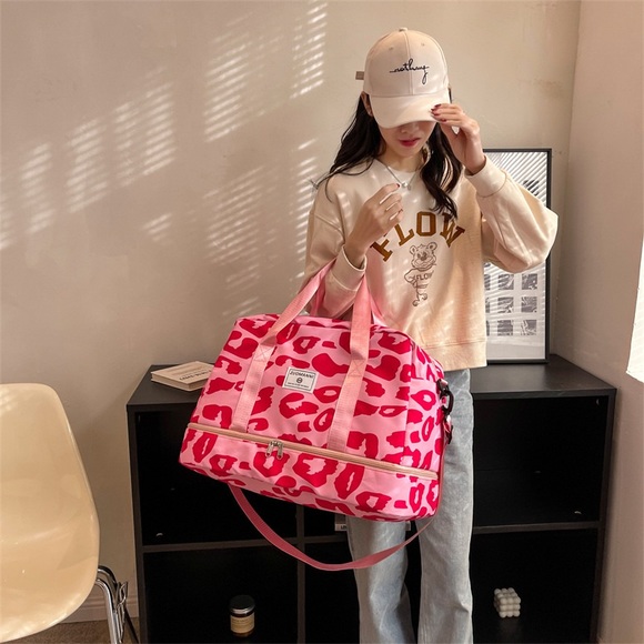 Overside Tote Bag For Travel or To The Gym - Picture 3 of 4